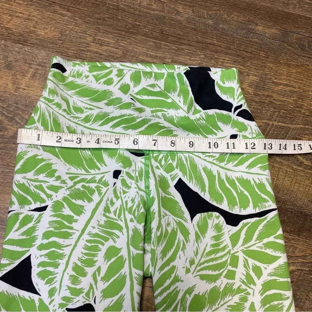 ALO Yoga Leggings Womens XS High Waist Capri Green Palm Springs Print Pants